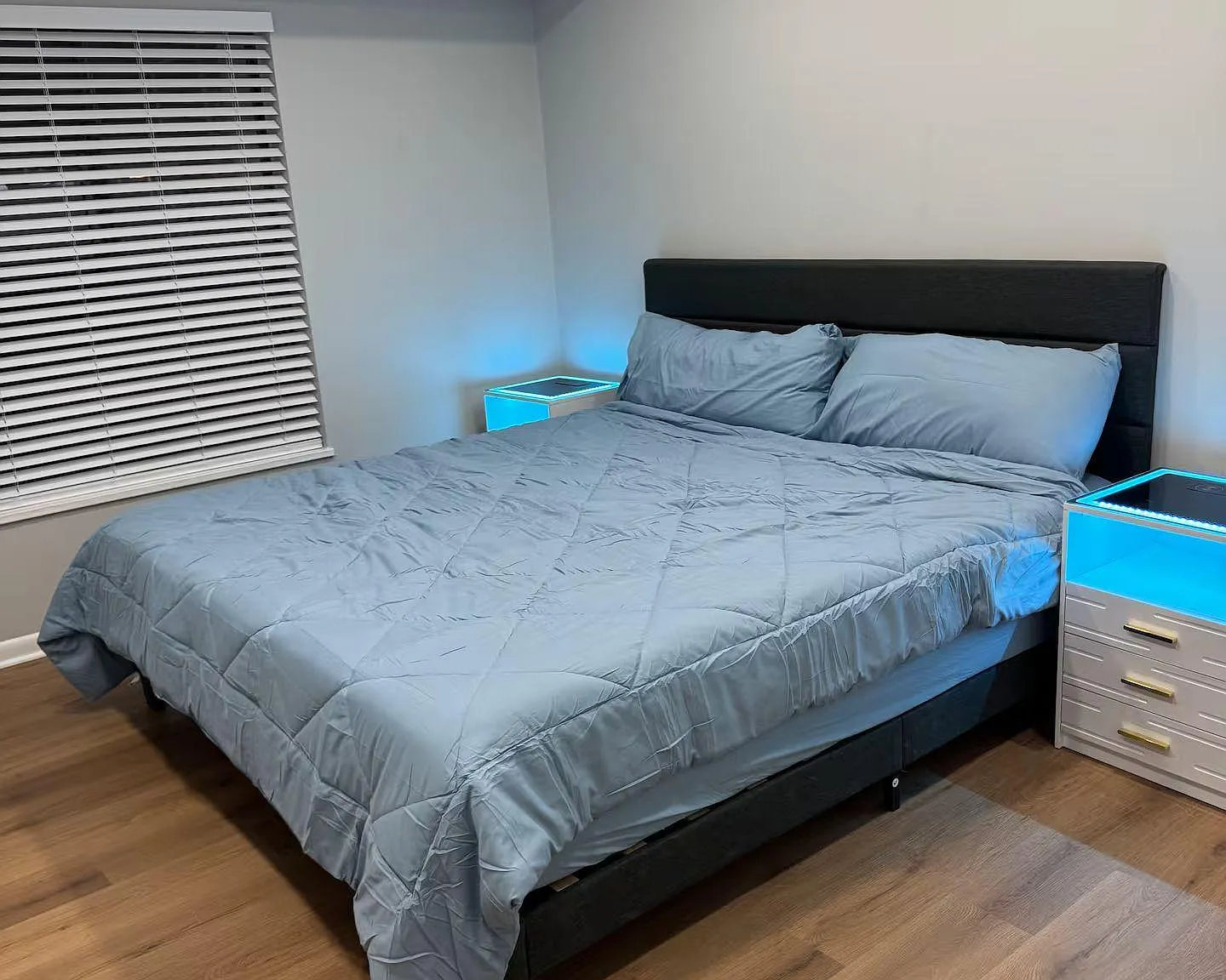 2 bed, 1.0 bath, 1049 sqft, $1,499 — Photo 1