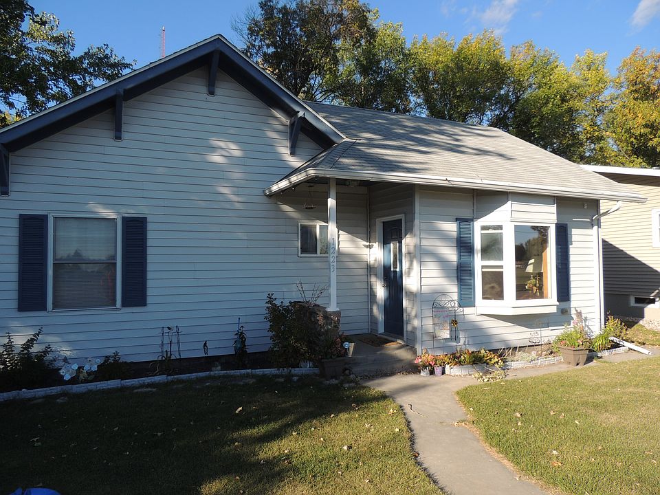 Front of the house 