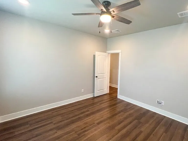 2053 Stillwell St — Photo 15