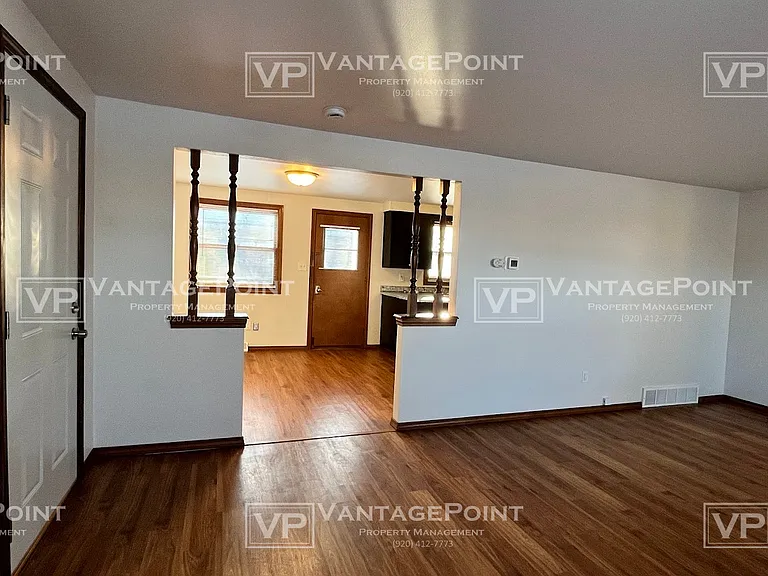 471 Taft St — Photo 18