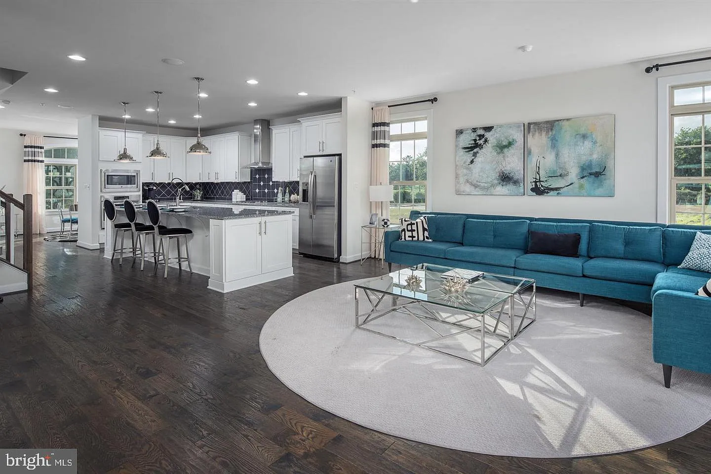 3 bed, 3.5 bath, 3236 sqft, $4,300 — Photo 3