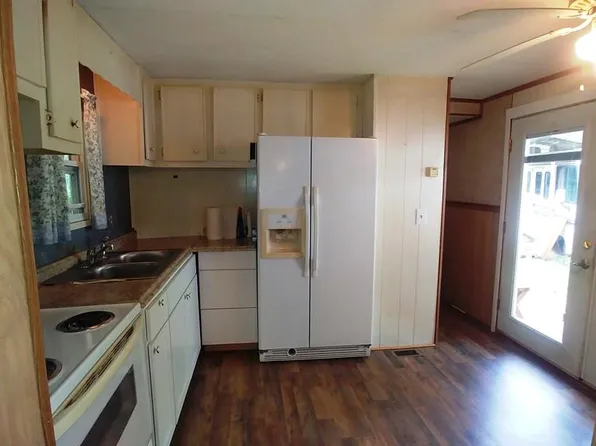 486 Bluebird Hill Rd, Canton, NC 28716