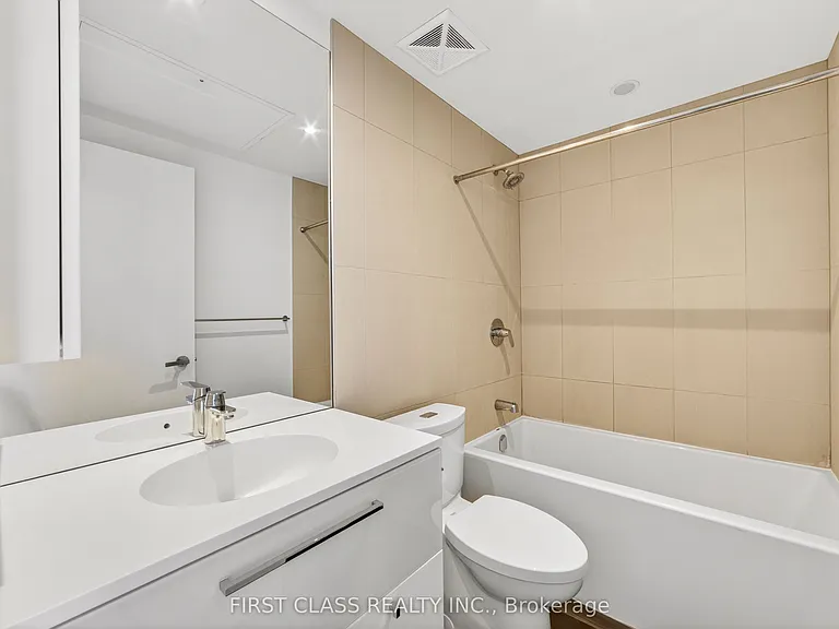 15 Grenville St #2902 — Photo 20