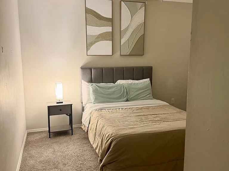 233 SW Chapman Ave — Photo 3