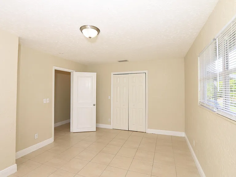 4916 Silver Oak Dr — Photo 28