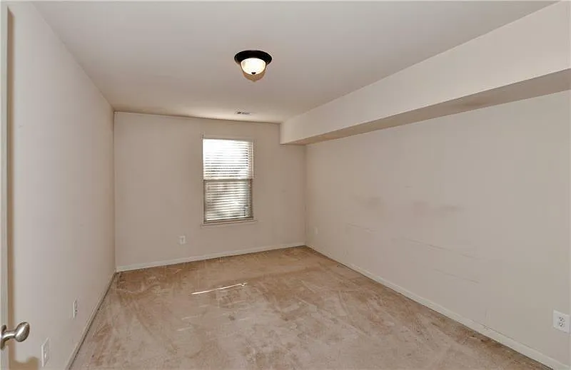 4 bed, 3.5 bath, 2628 sqft, $3,400 — Photo 4