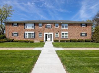 17560 Mack Ave APT 8, Grosse Pointe, MI