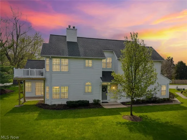 116 Vista Ct, North Olmsted, OH 44070