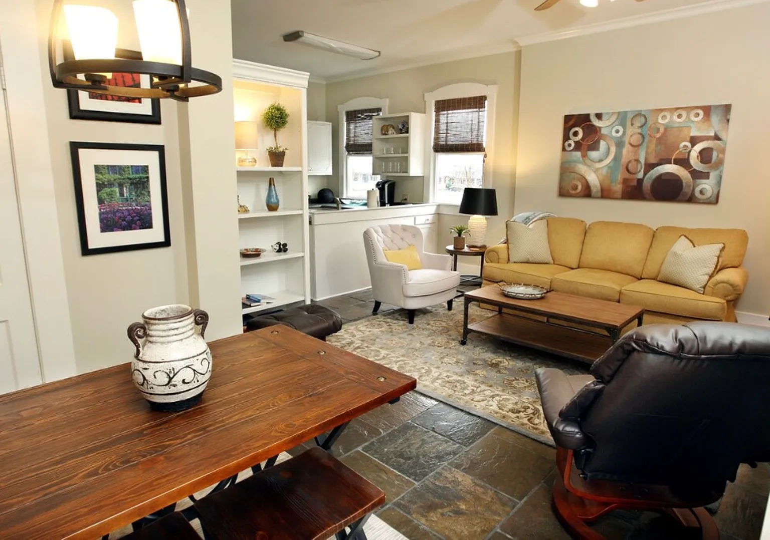 2 bed, 1100 sqft, $1,695 — Photo 2