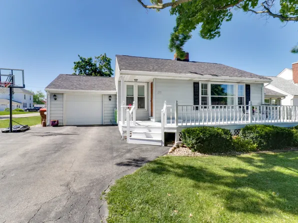 207 E Park St, Danvers, IL 61732