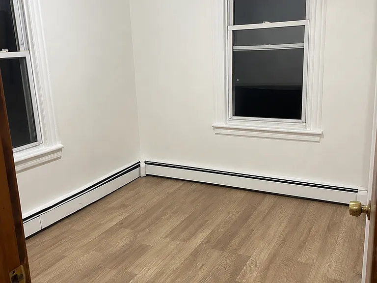 28 Murray Ave — Photo 7