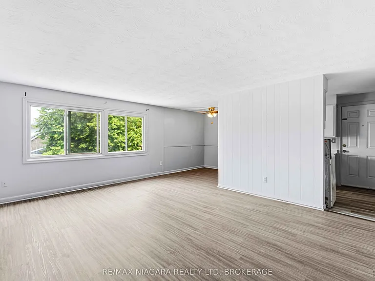 27 Main St #5 — Photo 11