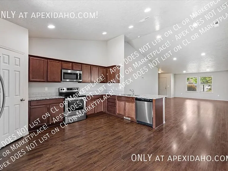 3480 S Avondale Ave — Photo 13