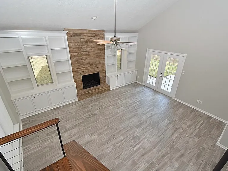 Briar Forest Dr — Photo 1