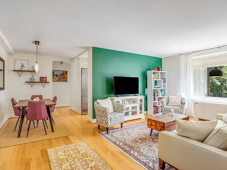4100 W St NW #209 — Photo 2