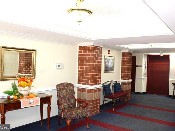 4th image of 604 McKinsey Park Dr APT 402