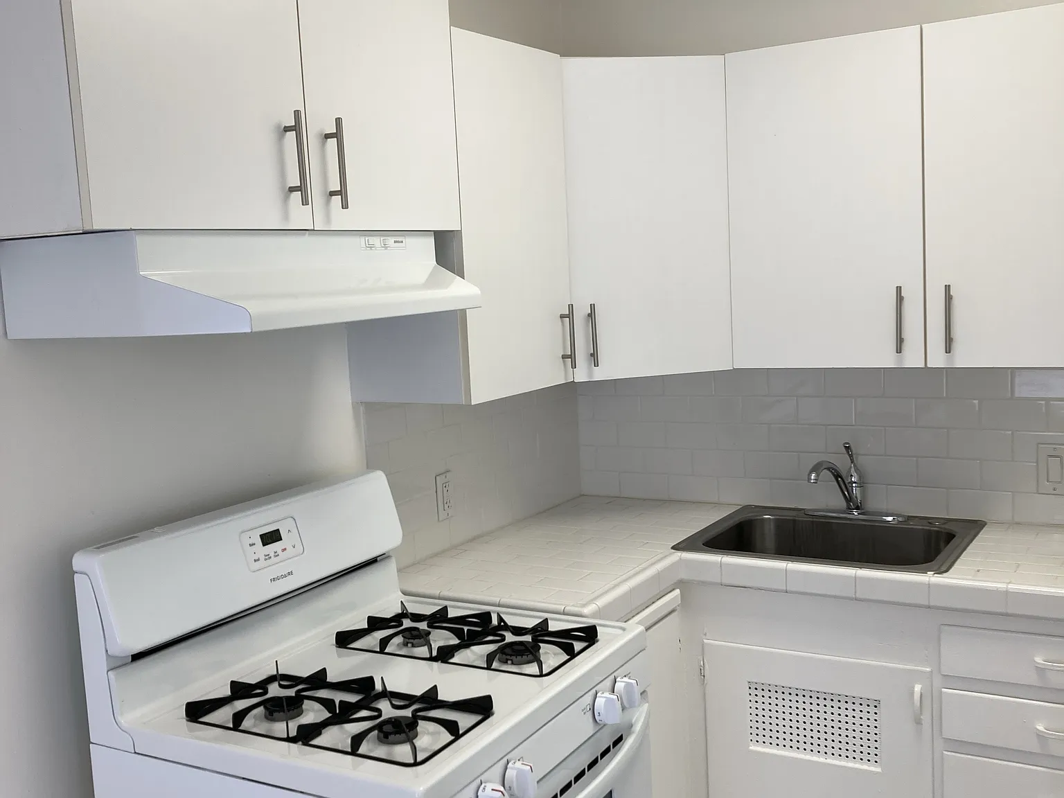 Studio, $2,395 — Photo 1