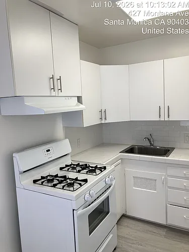 427 Montana Ave #22 Photo 1