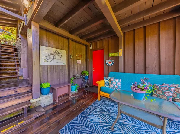 49988 Locust Rd, Oakhurst, CA 93644