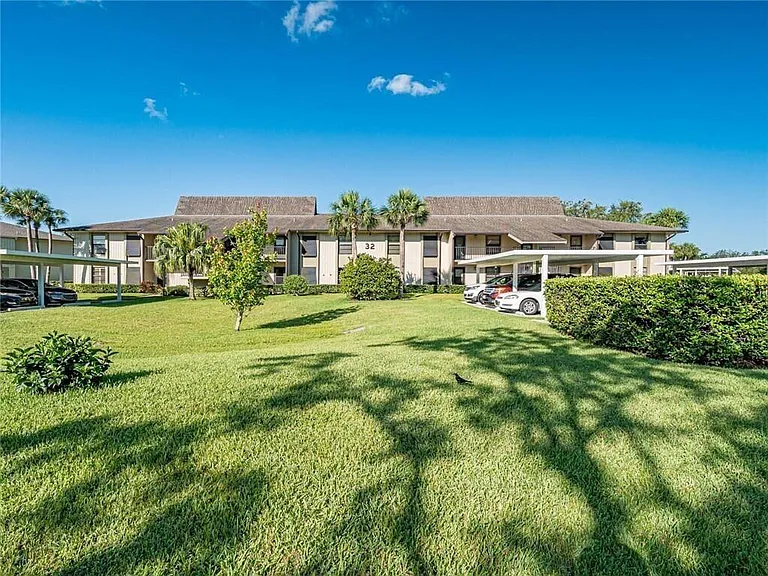 32 Plantation Dr #103 — Photo 28