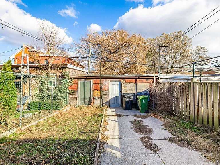 171 Christie St #TOP FLOOR — Photo 10