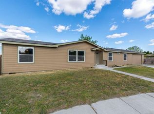 2112 N Louisiana Ct, Kennewick, WA 99336