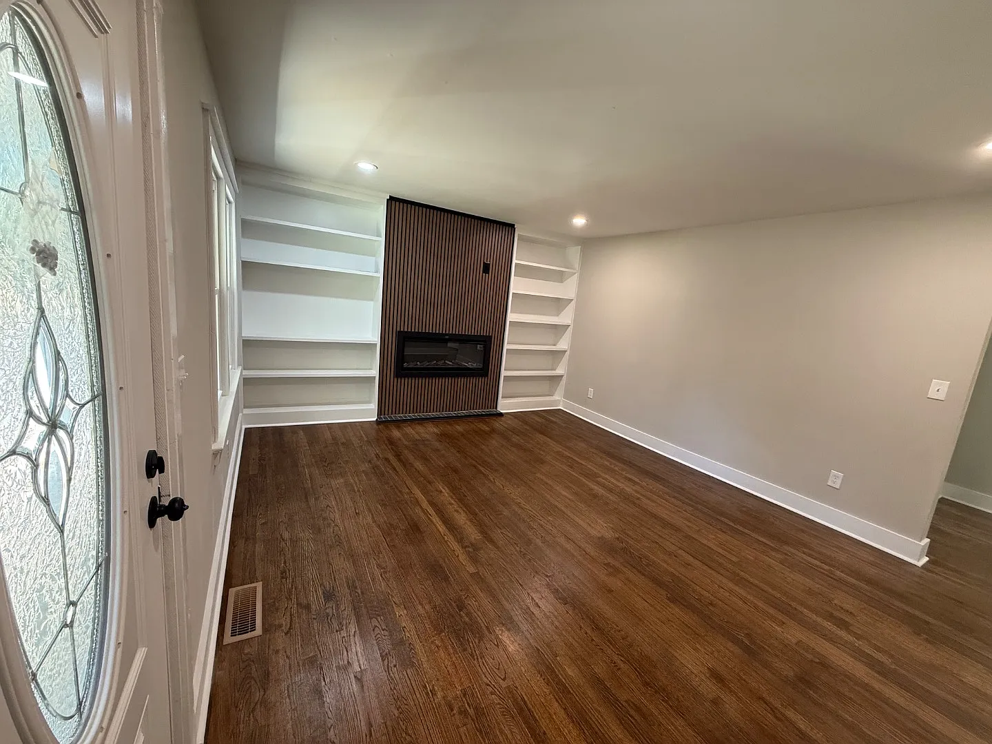 1603 Browns Ave — Photo 3