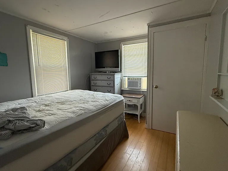 150 Northern Blvd — Photo 21