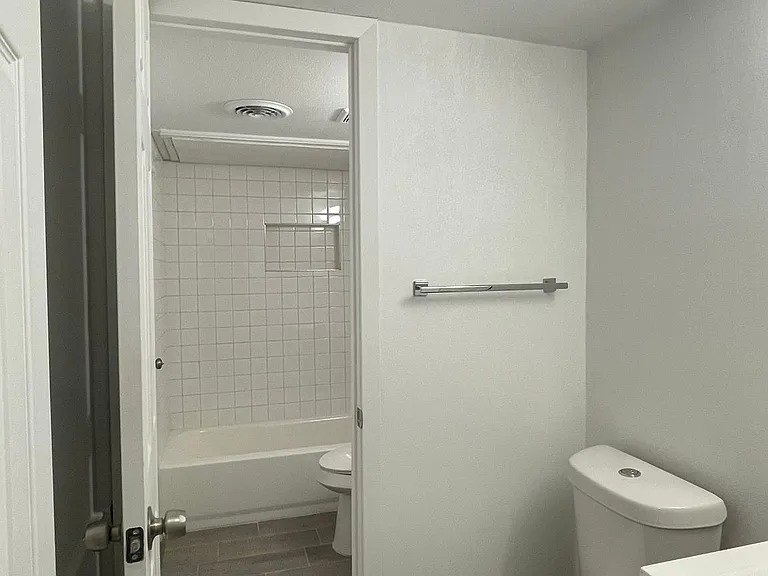 Fortune Square Apartments — Photo 16