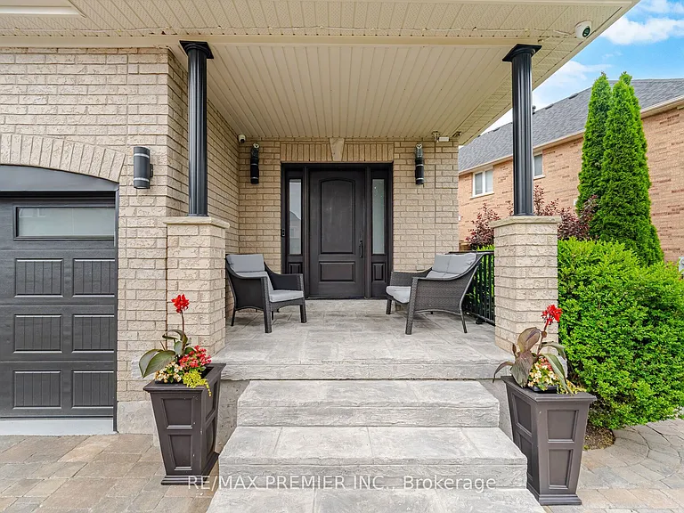 25 Andrew Hill Dr #2-& — Photo 2