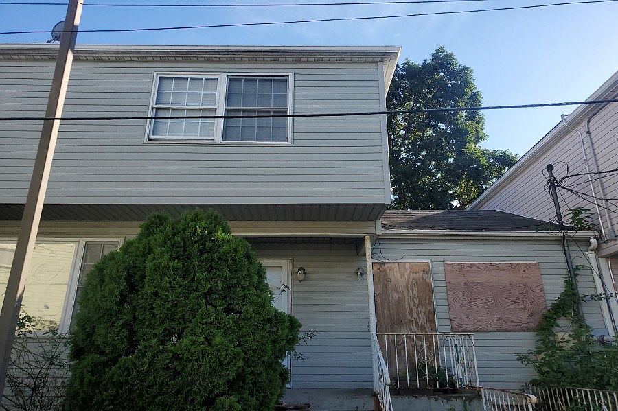 1st image of 222-46 141st Ave