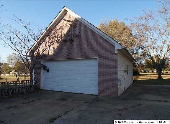 4th image of 9100 Cottonwood Dr