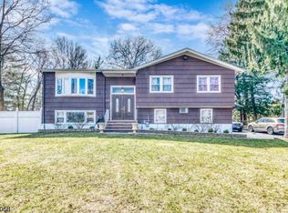 274 Oradell Ave, Paramus, NJ 07652