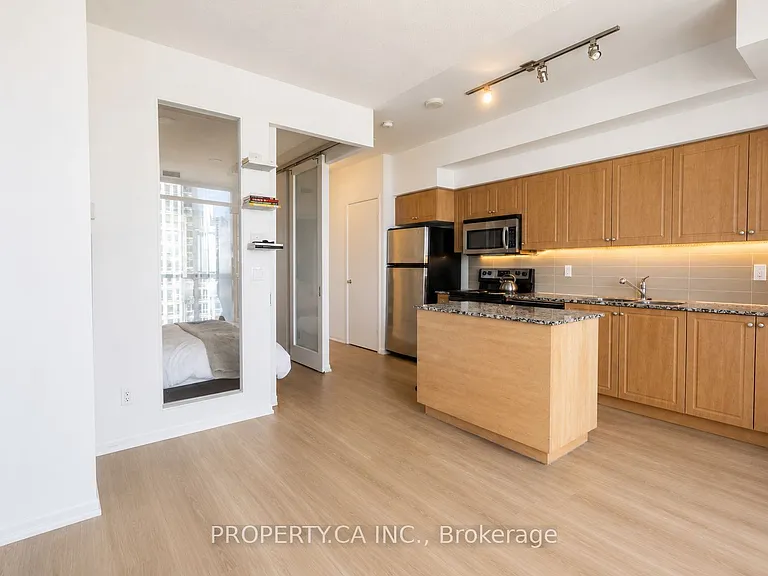 215 Fort York Blvd #2203 — Photo 9