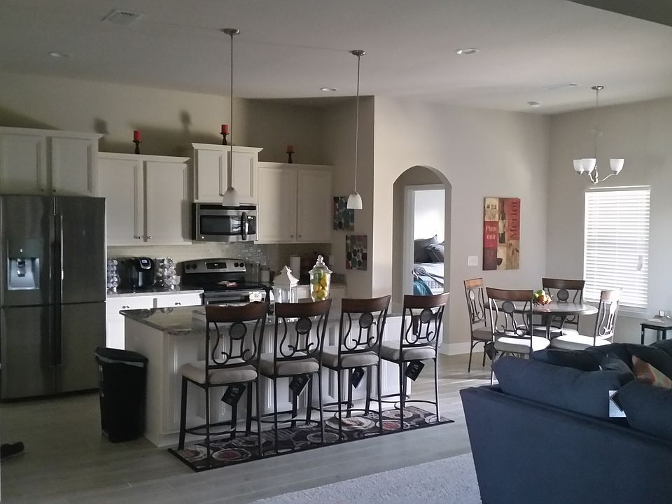 2nd image of 400 Porter Rd SE
