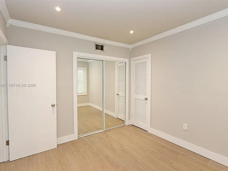 3375 Franklin Ave #D — Photo 16