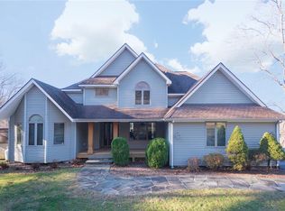 15 Hawk Ridge Ln, Brewster, NY 10509