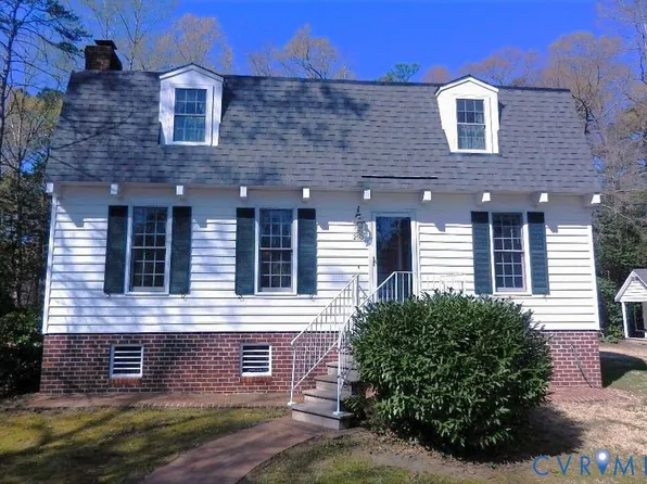 250 Walnut St, Kilmarnock, VA 22482