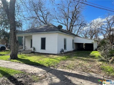 923 N College St, Gonzales, TX, 78629