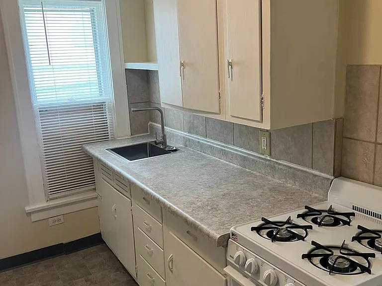 434 N Spring Ave | All Utilities Paid by Landlord — Photo 13