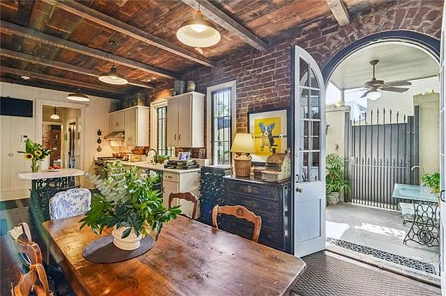 1404 Prytania St #E1 — Photo 12