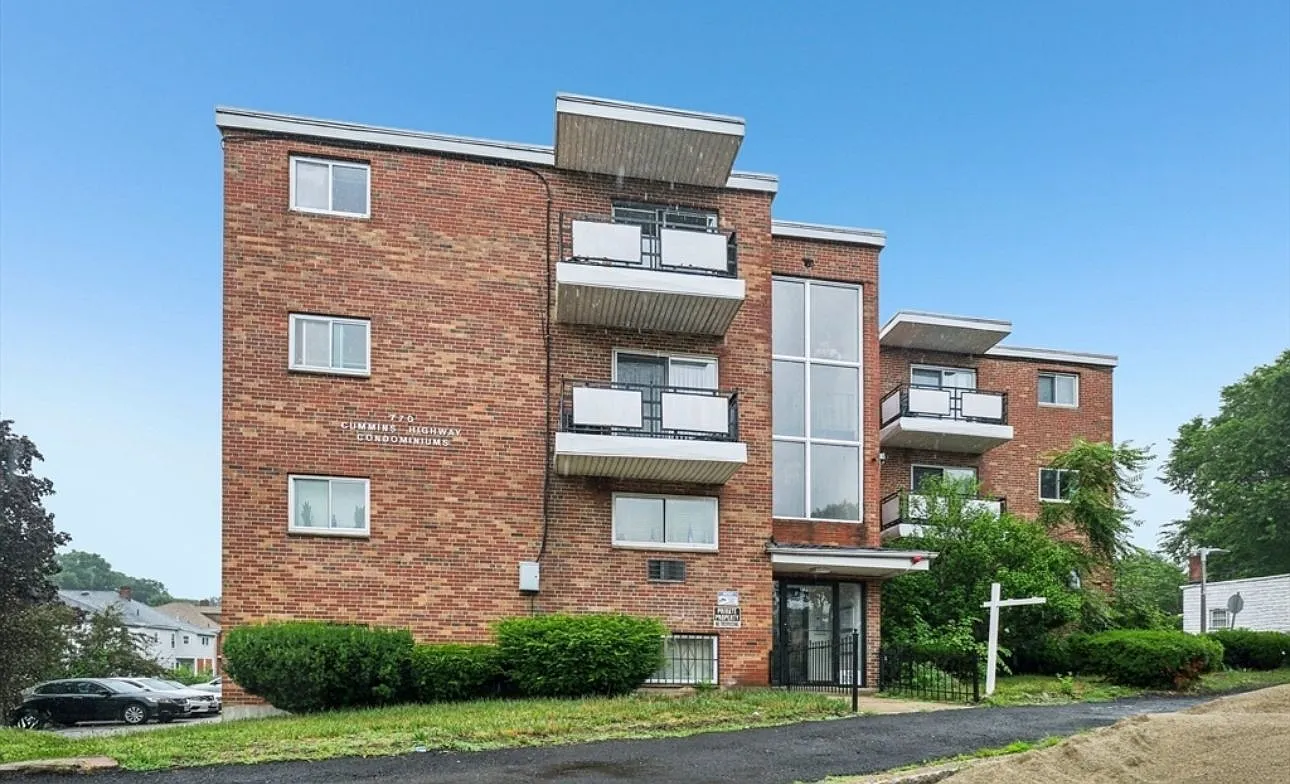 2 bed, 1.5 bath, 726 sqft, $2,700 — Photo 1