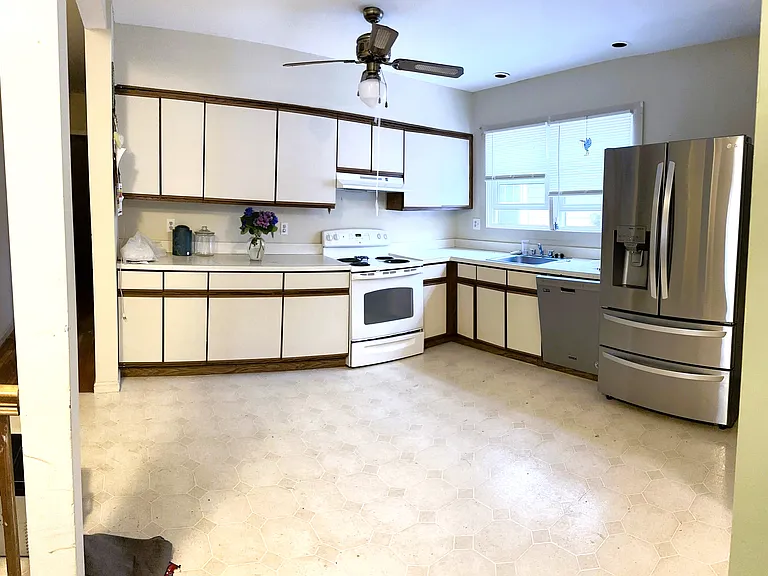 1732 Whitney Ave #A — Photo 3