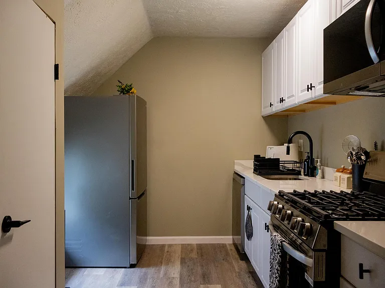 9 Raymond St #2 — Photo 6