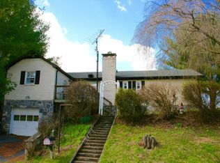 6487 McCarthy Rd, Hiwassee, VA 24347