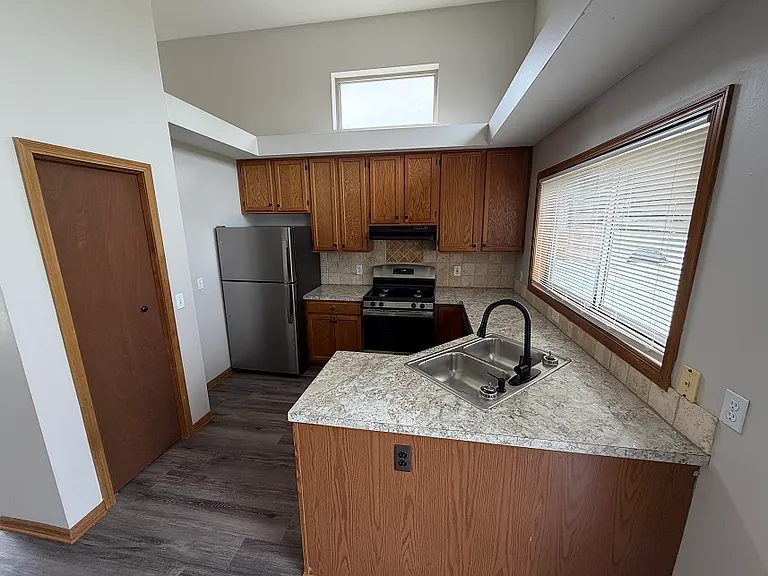 4541 Brookmeadow Ct SE — Photo 3