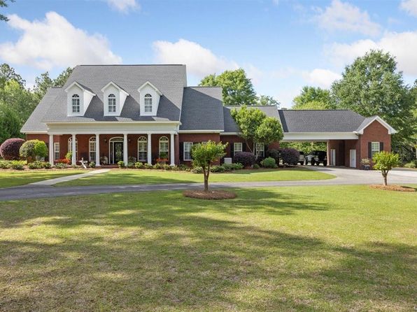 Homes for Sale in Dothan AL with Pool | Zillow