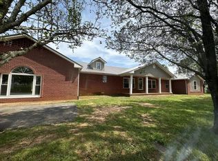 1561 Hickory Valley Rd, Sparta, TN 38583