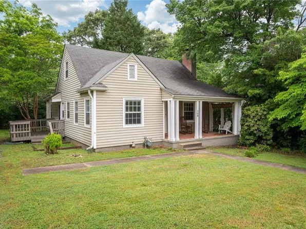 708 Mayflower Dr, Greensboro, NC 27403