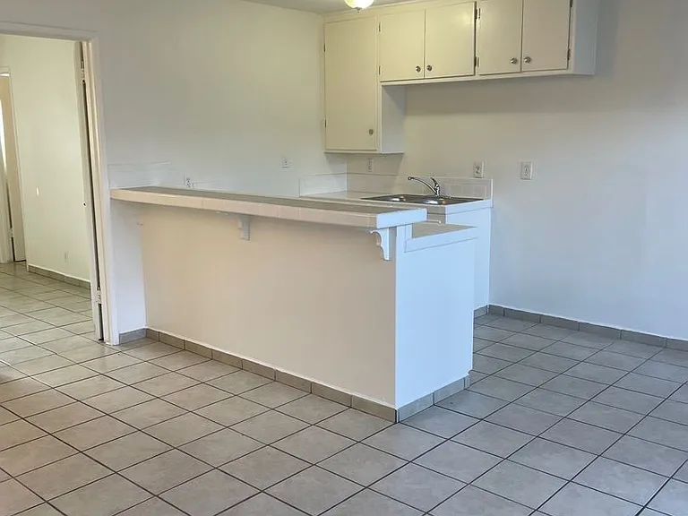 12126-12128 E Ferris Rd — Photo 4